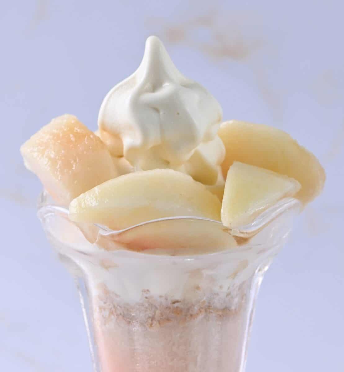 ピーチソフトクリームパフェ